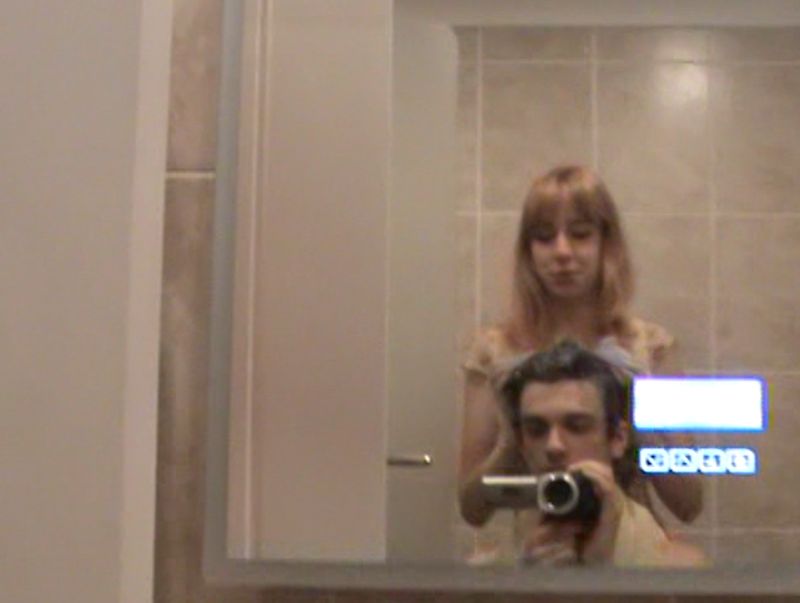 Mimi bleaching Tom's hair